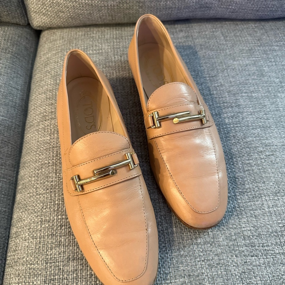Tod’s Beige/Pink Loafers